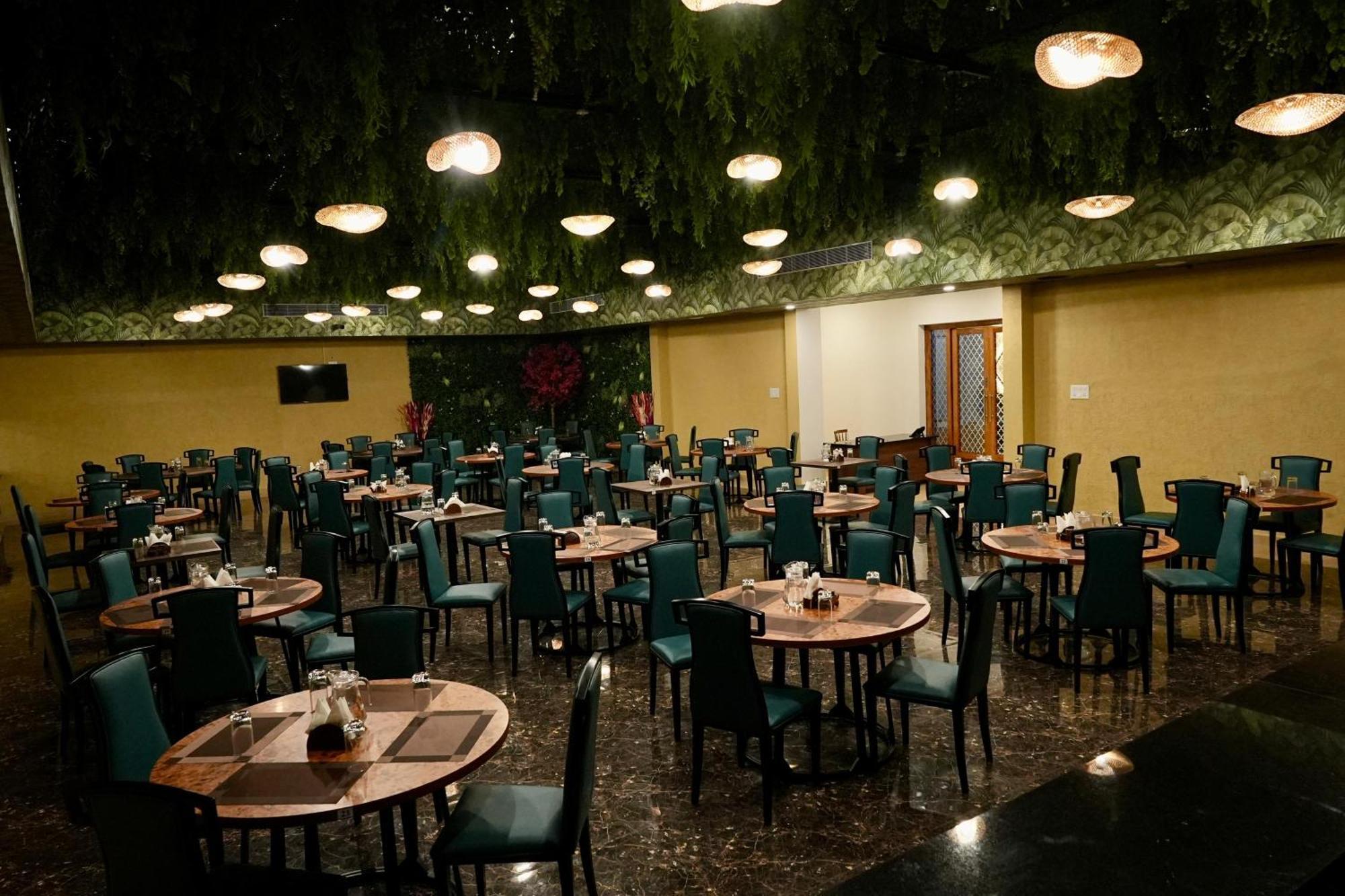 Le Royale Palace Karaikal Exteriér fotografie