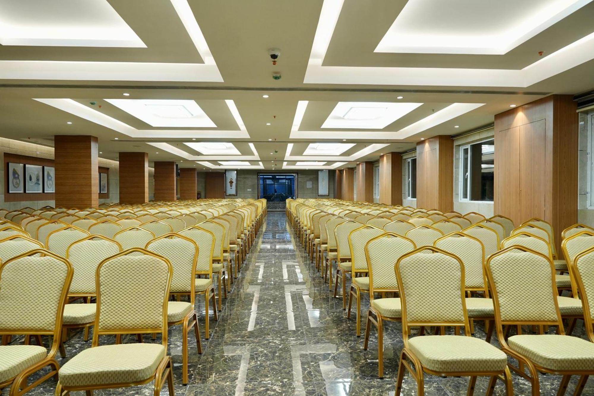 Le Royale Palace Karaikal Exteriér fotografie