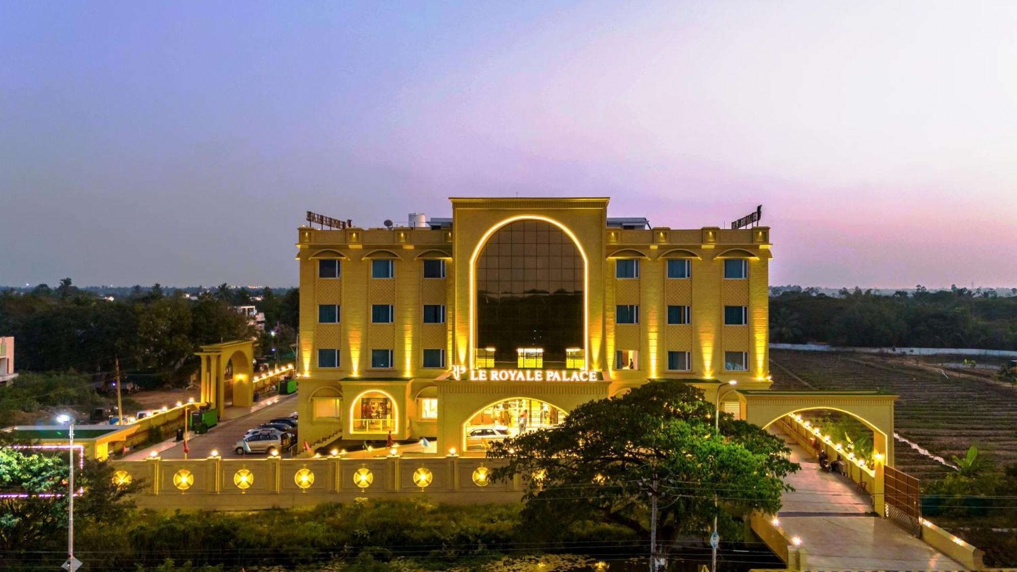 Le Royale Palace Karaikal Exteriér fotografie